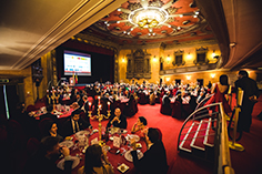 Imagen que contiene interior, techo, persona, pared

Descripci�n generada con confianza muy alta